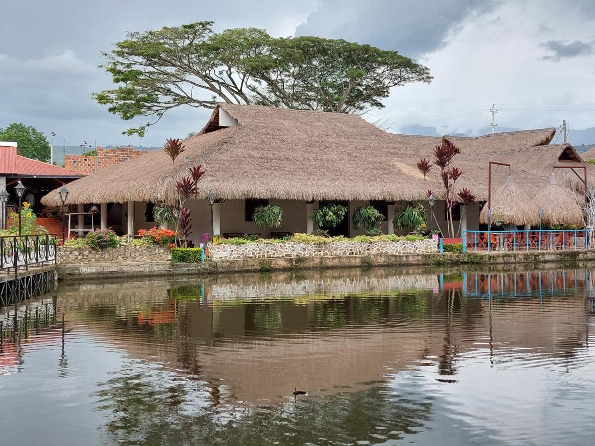 Hotel Campestre San Joaquin Garzón エクステリア 写真