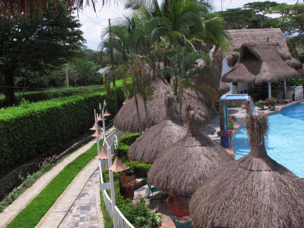 Hotel Campestre San Joaquin Garzón エクステリア 写真