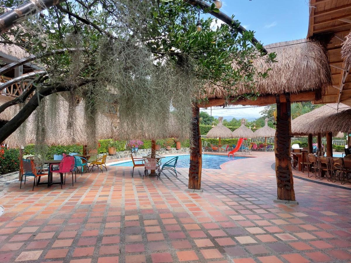 Hotel Campestre San Joaquin Garzón エクステリア 写真