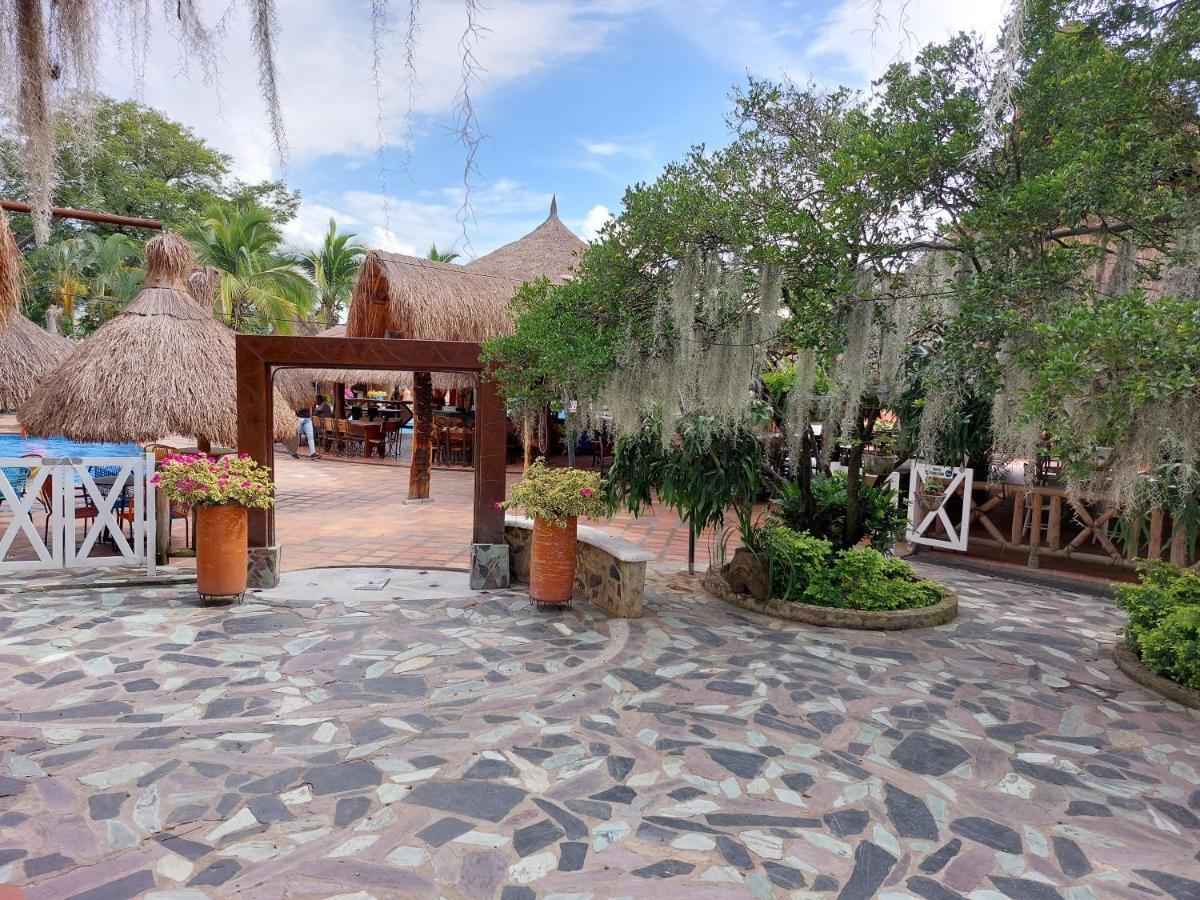 Hotel Campestre San Joaquin Garzón エクステリア 写真