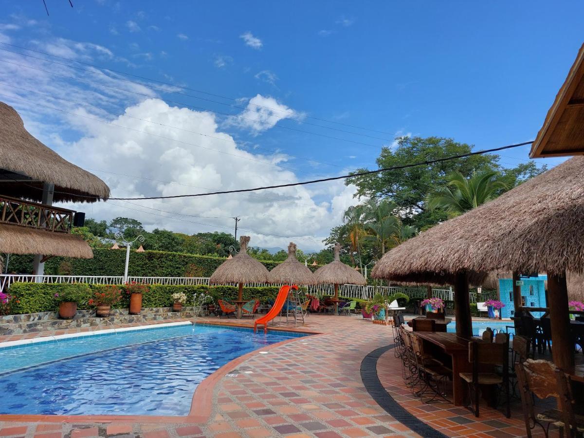 Hotel Campestre San Joaquin Garzón エクステリア 写真