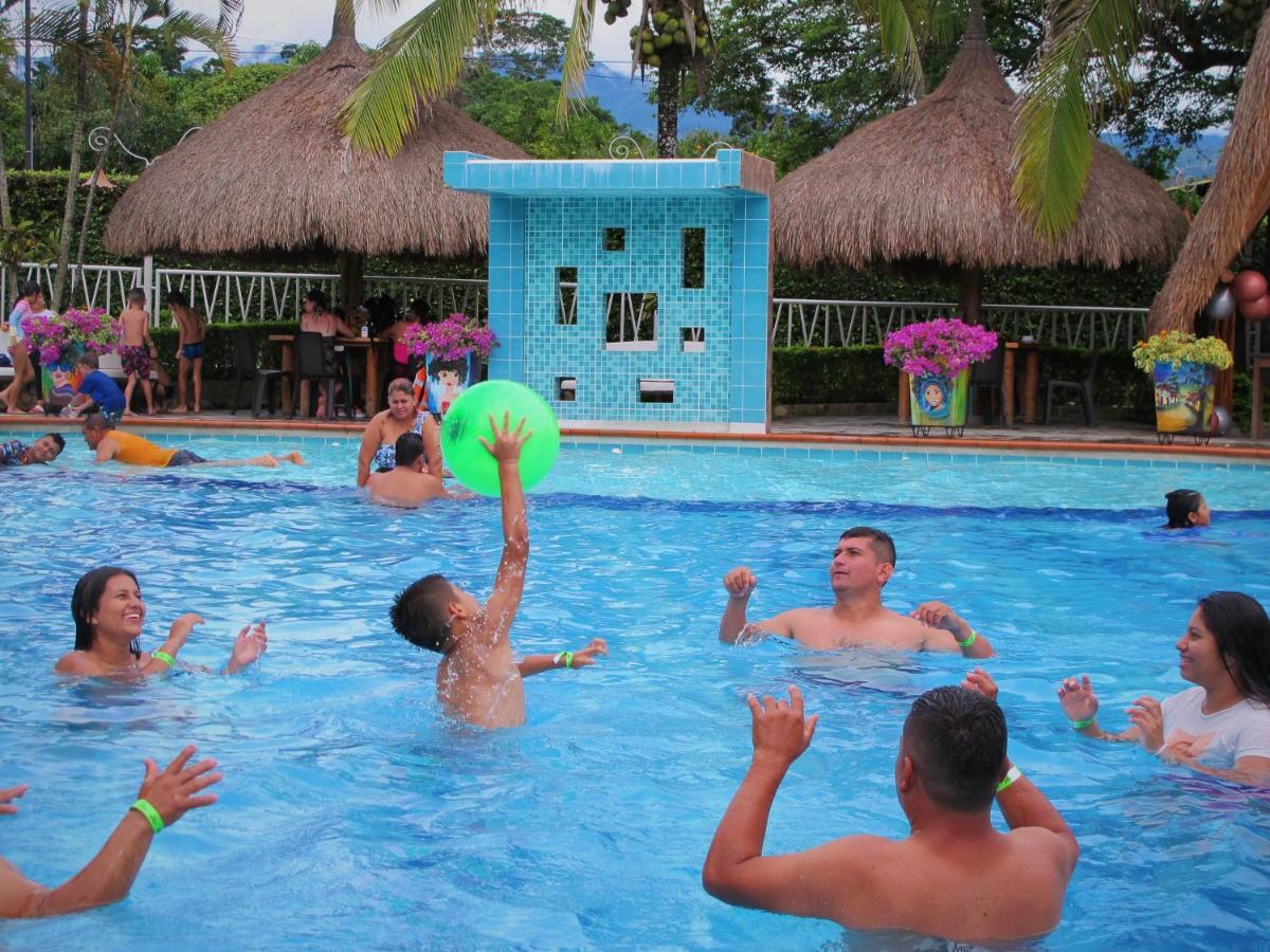 Hotel Campestre San Joaquin Garzón エクステリア 写真