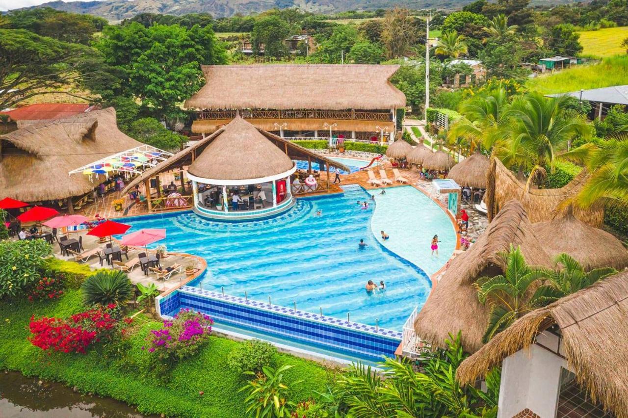 Hotel Campestre San Joaquin Garzón エクステリア 写真