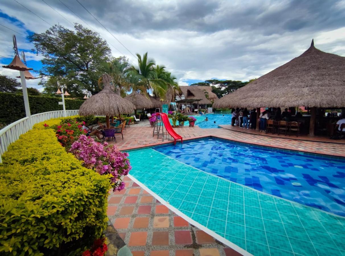 Hotel Campestre San Joaquin Garzón エクステリア 写真