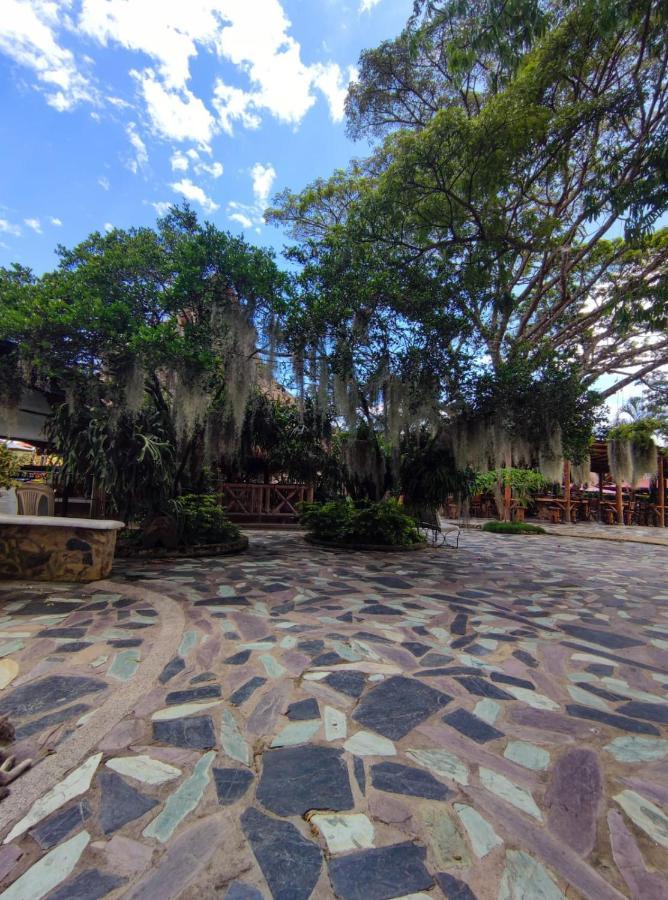 Hotel Campestre San Joaquin Garzón エクステリア 写真